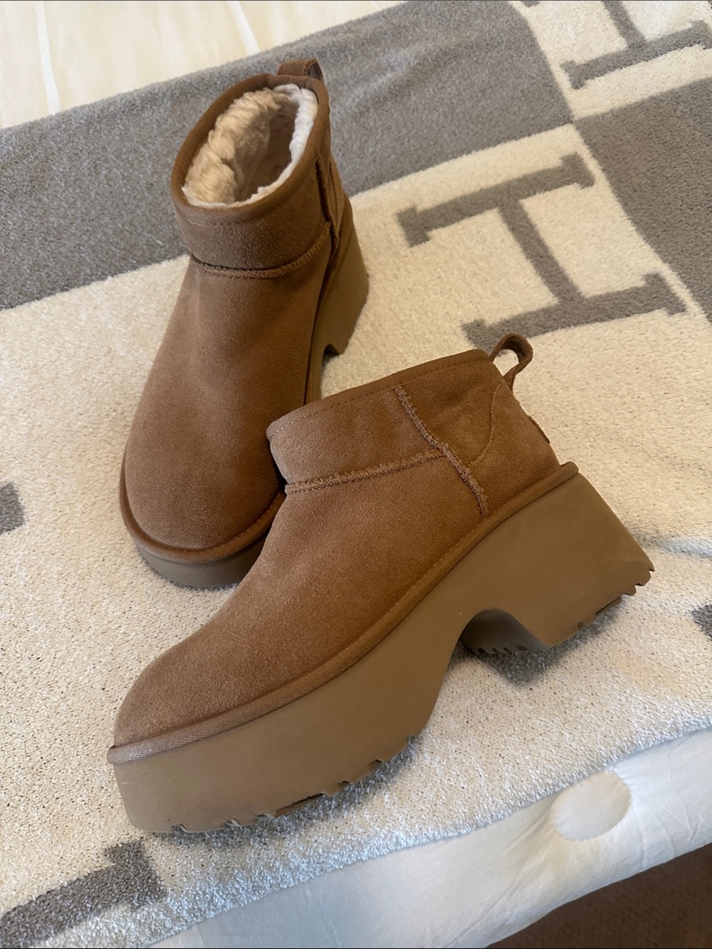 Super cute Uggs size 9